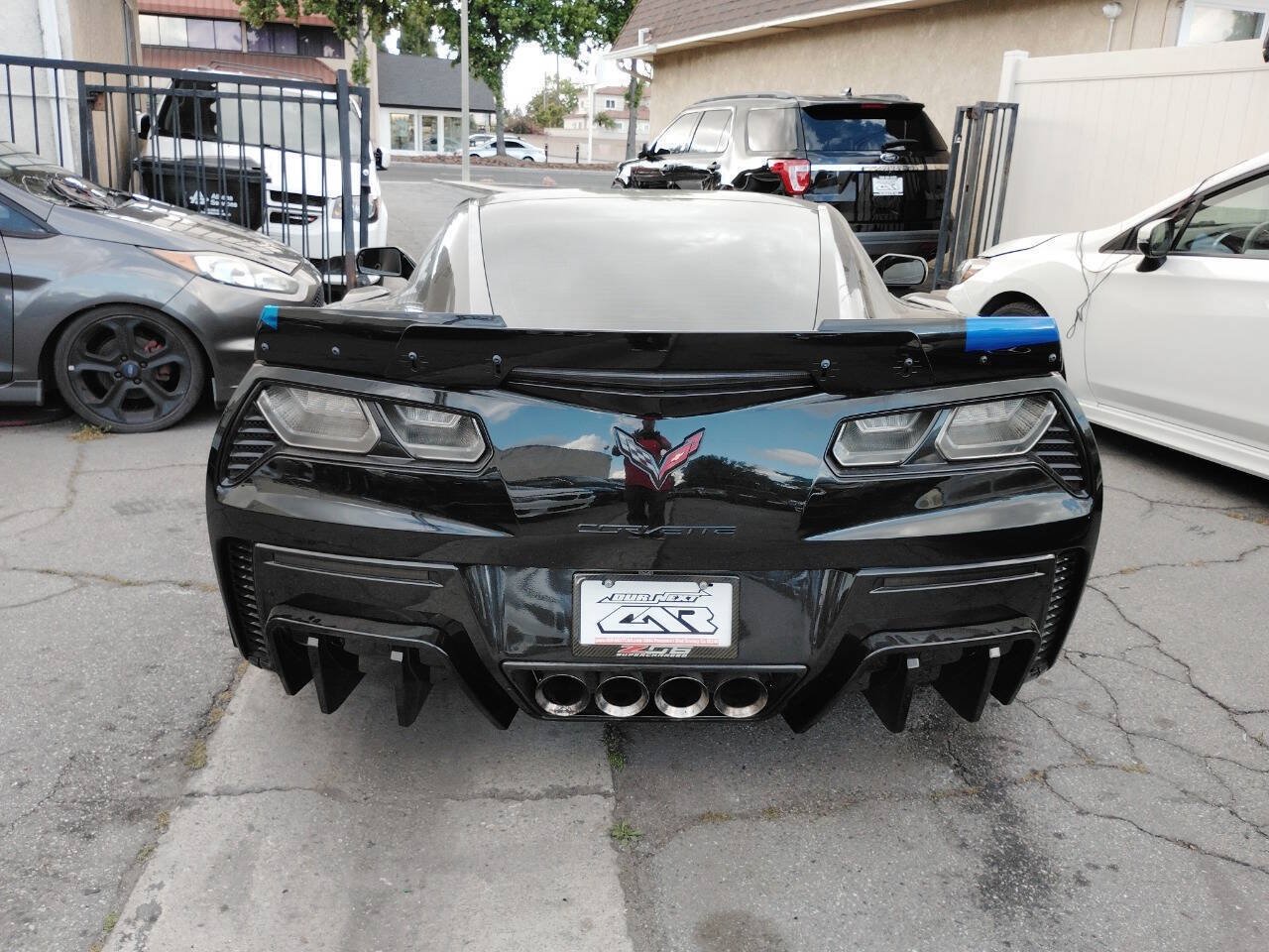 Used 2016 Chevrolet Corvette Z06 w/ 3LZ Preferred Equipment Group RWD image 8