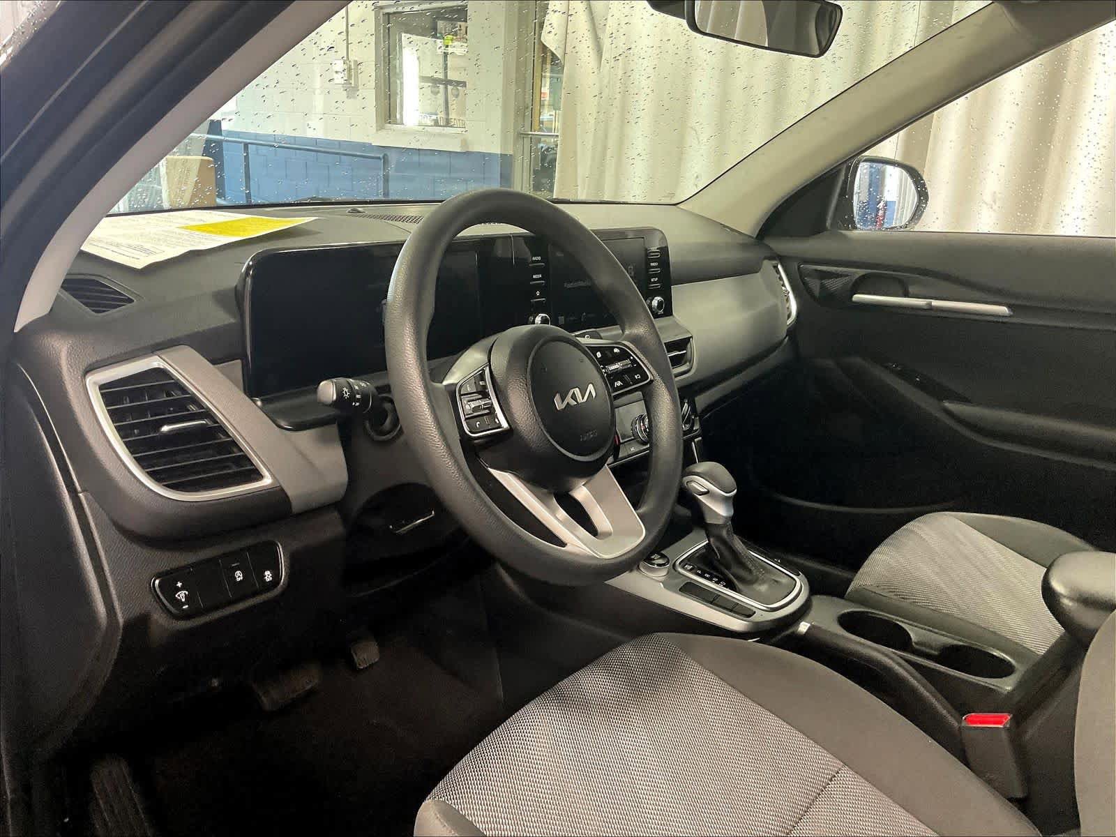Used 2024 Kia Seltos LX AWD/4WD image 8