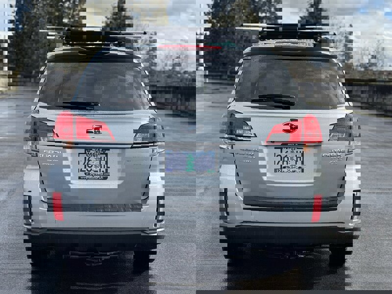 Used 2012 Subaru Outback 2.5i Premium image 3