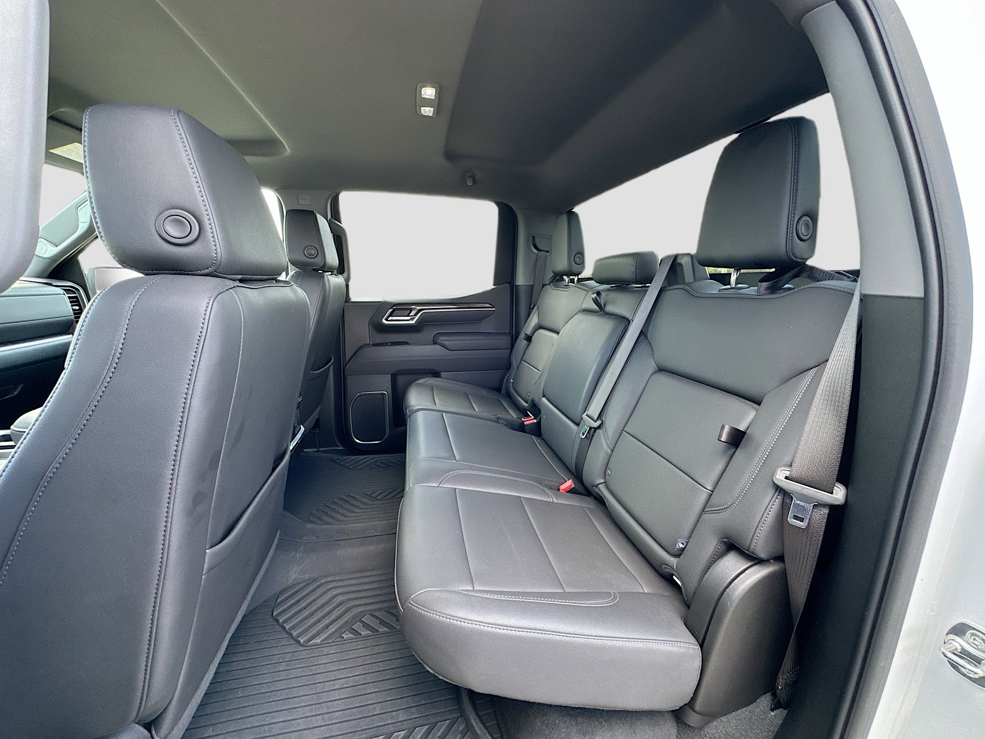 Used 2025 Chevrolet Silverado 1500 LTZ image 24