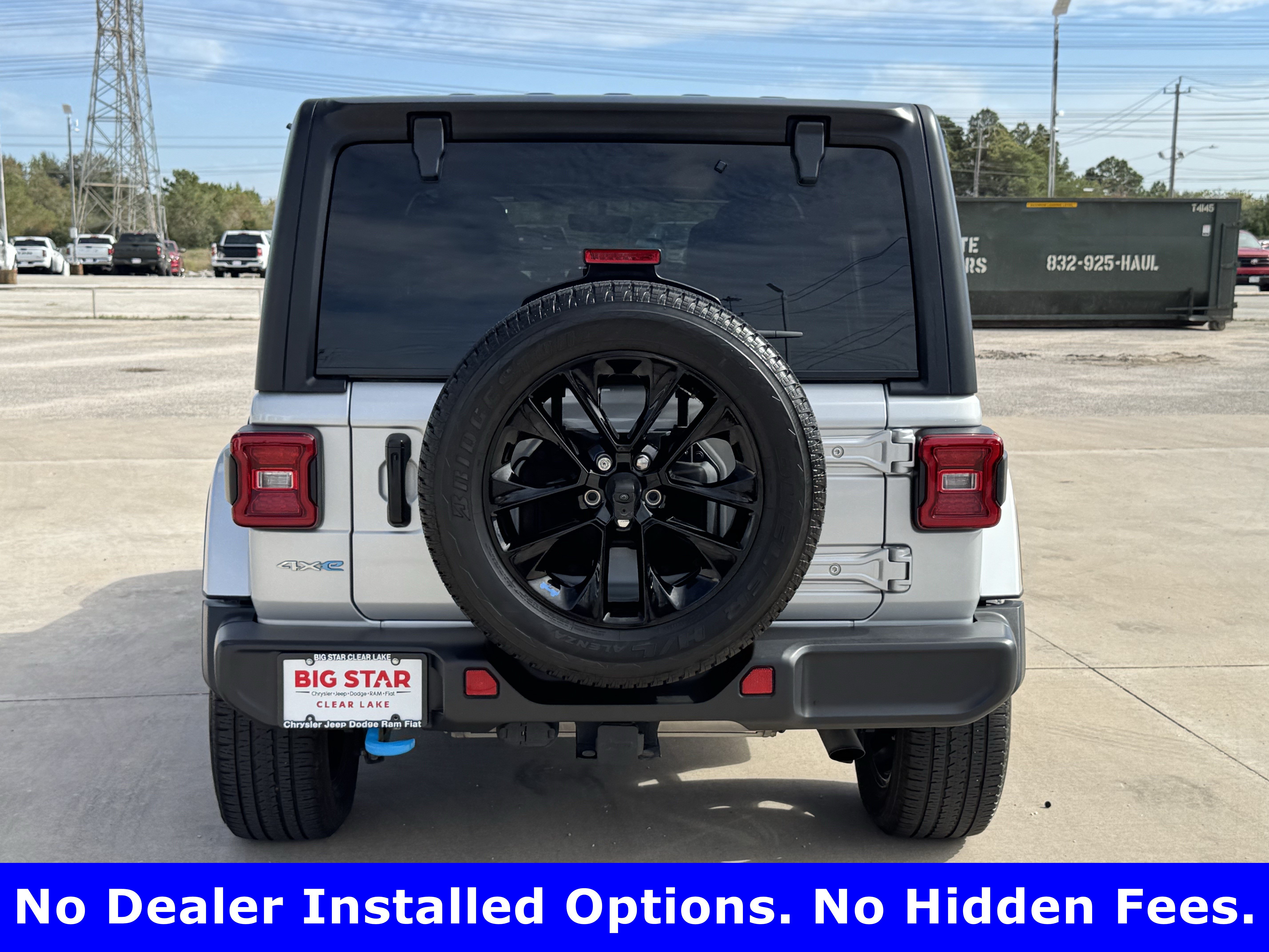 Used 2023 Jeep Wrangler Unlimited Sahara w/ Cold Weather Group AWD/4WD image 6