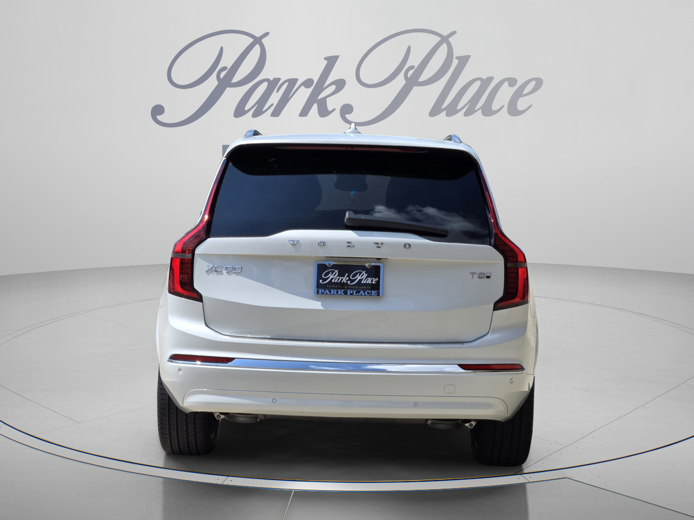 New 2026 Volvo XC90 T8 Plus w/ Protection Package Premier AWD/4WD image 4