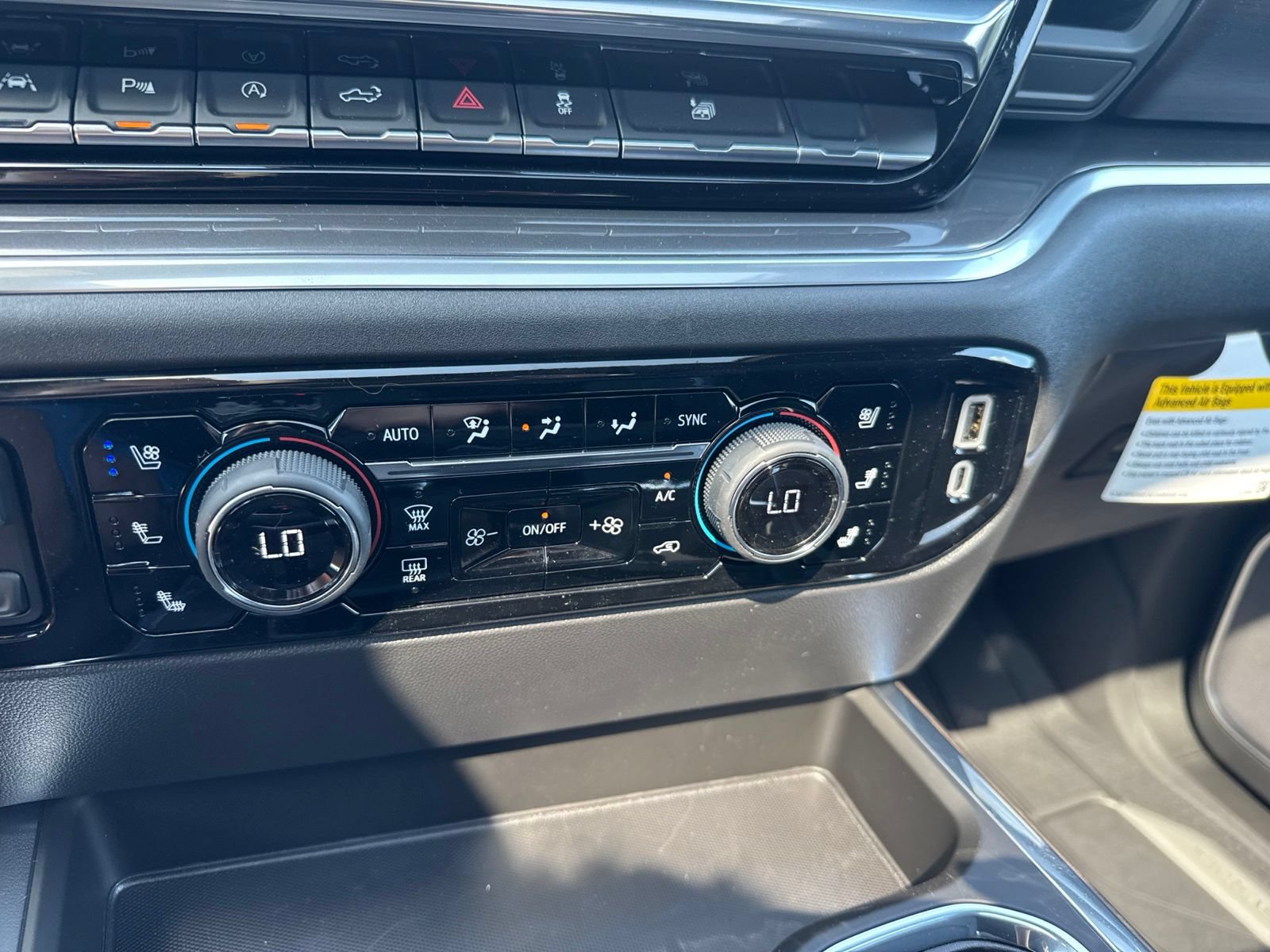 New 2026 Chevrolet Silverado 1500 High Country w/ Technology Package AWD/4WD image 27