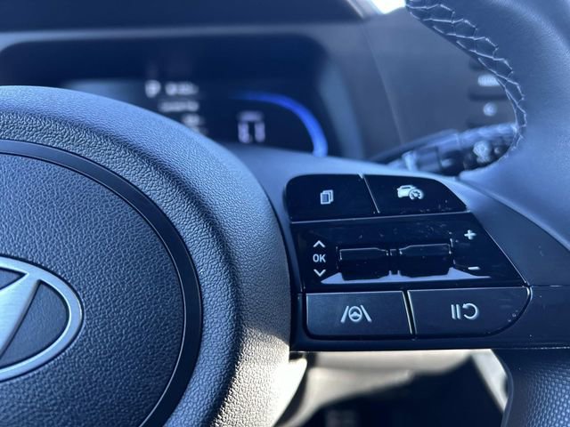 Used 2025 Hyundai Elantra Sport image 25