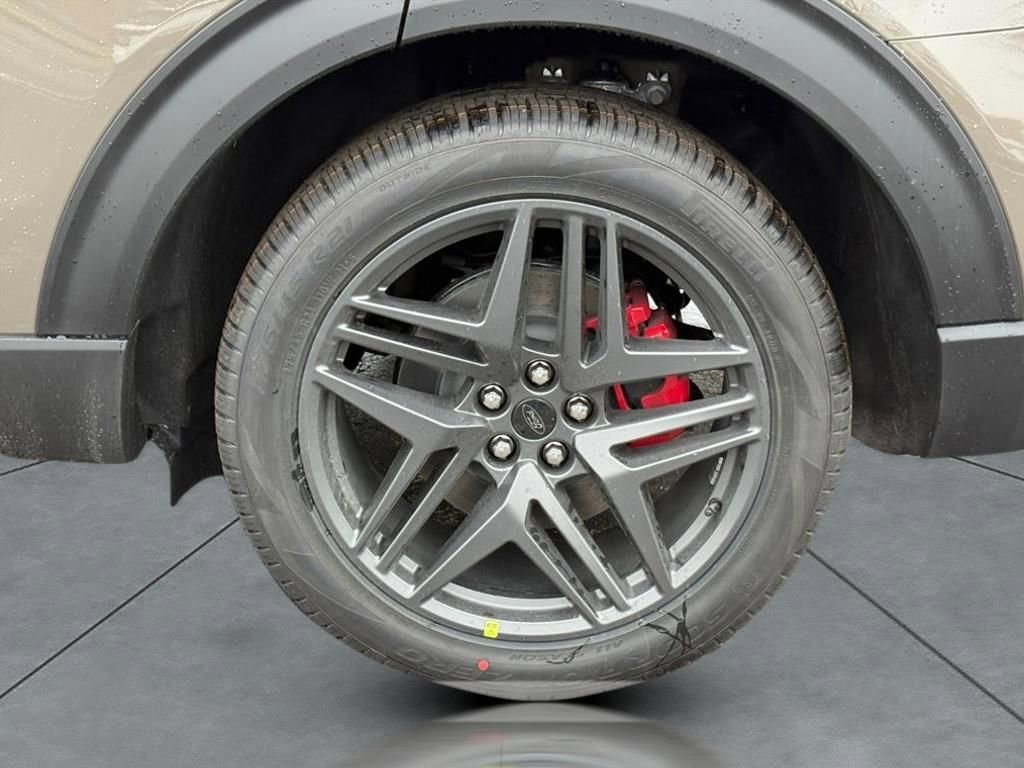 New 2026 Ford Explorer ST w/ Sun And Sound Package image 3