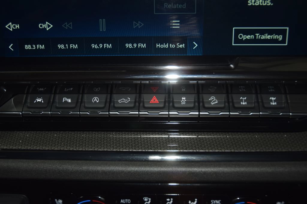 Used 2024 Chevrolet Silverado 1500 ZR2 w/ Technology Package AWD/4WD image 32