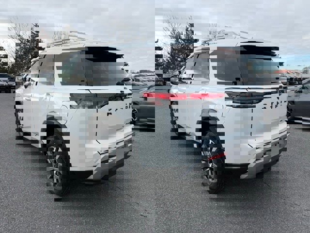 New 2025 Nissan Pathfinder SL w/ Black Appearance Package image 7