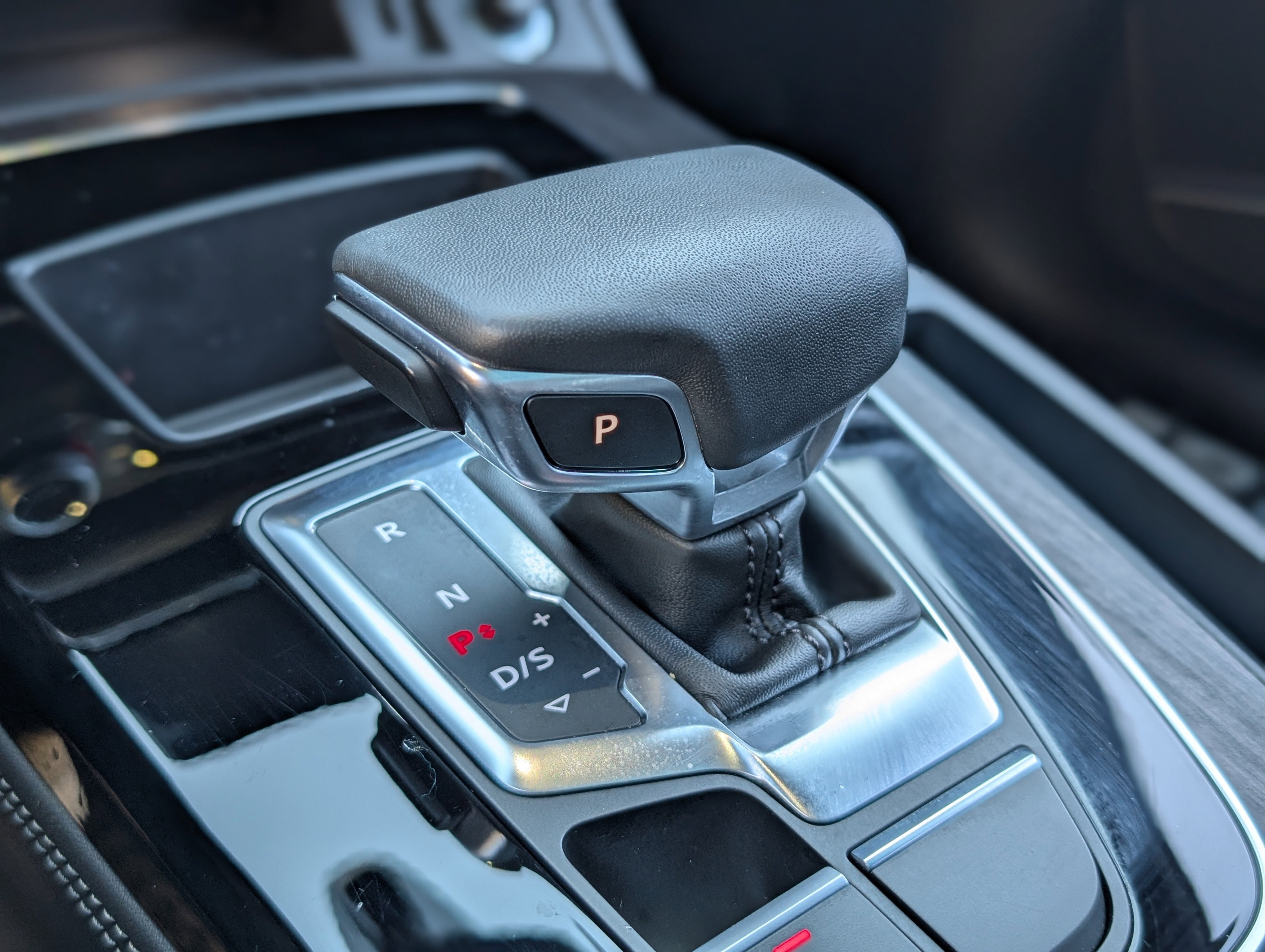 Used 2024 Audi Q5 e Premium Plus w/ Premium Plus Package image 33