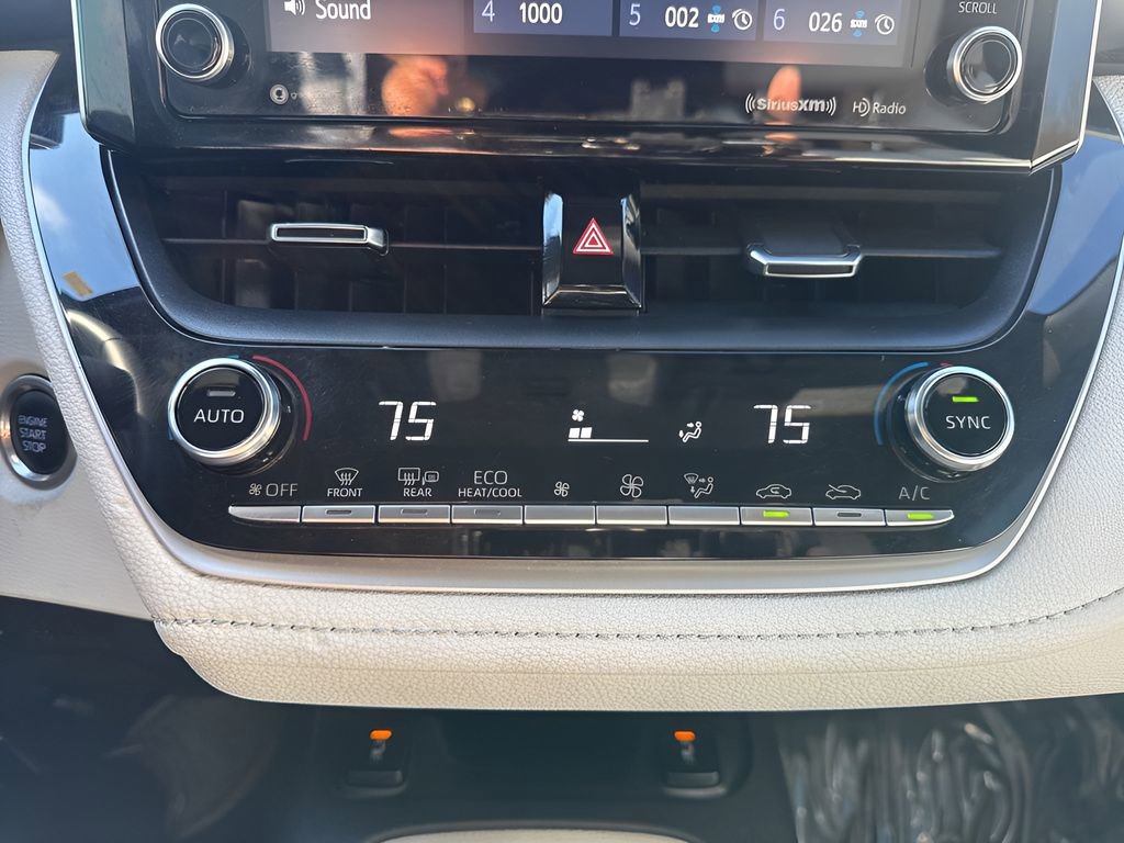 Used 2021 Toyota Corolla XSE image 18