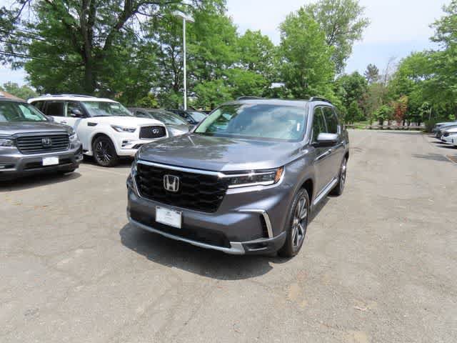 Certified 2025 Honda Pilot Touring