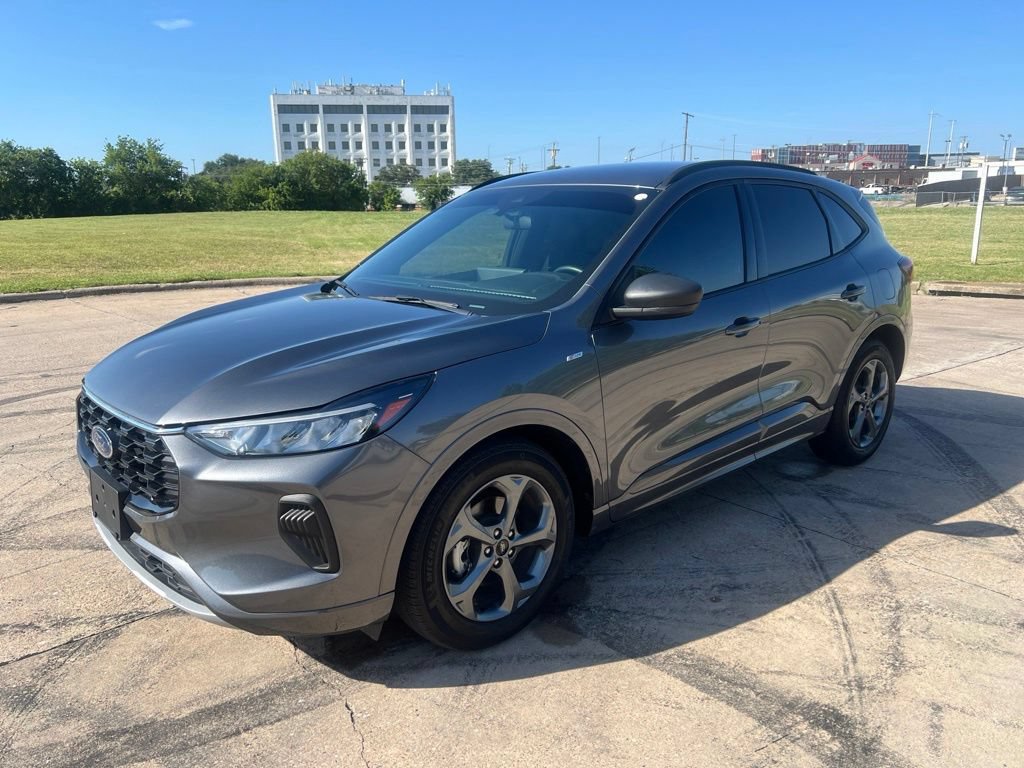 Used 2023 Ford Escape ST-Line w/ Tech Pack #1 FWD video 1