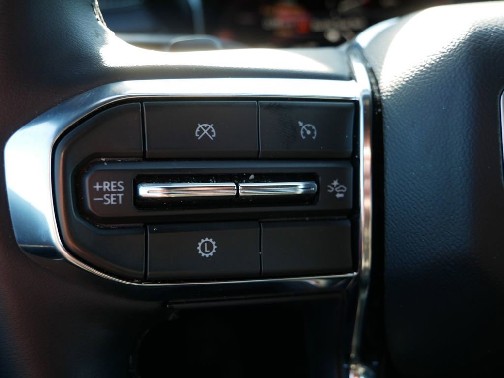 Used 2025 GMC Acadia Elevation image 22