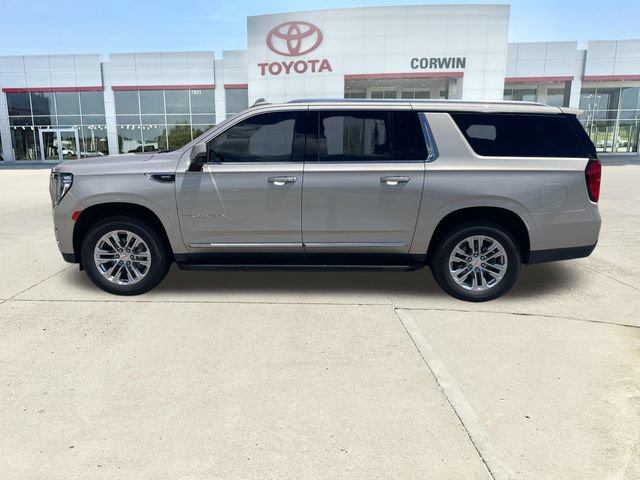 Used 2022 GMC Yukon XL SLT w/ SLT Luxury Package RWD image 2
