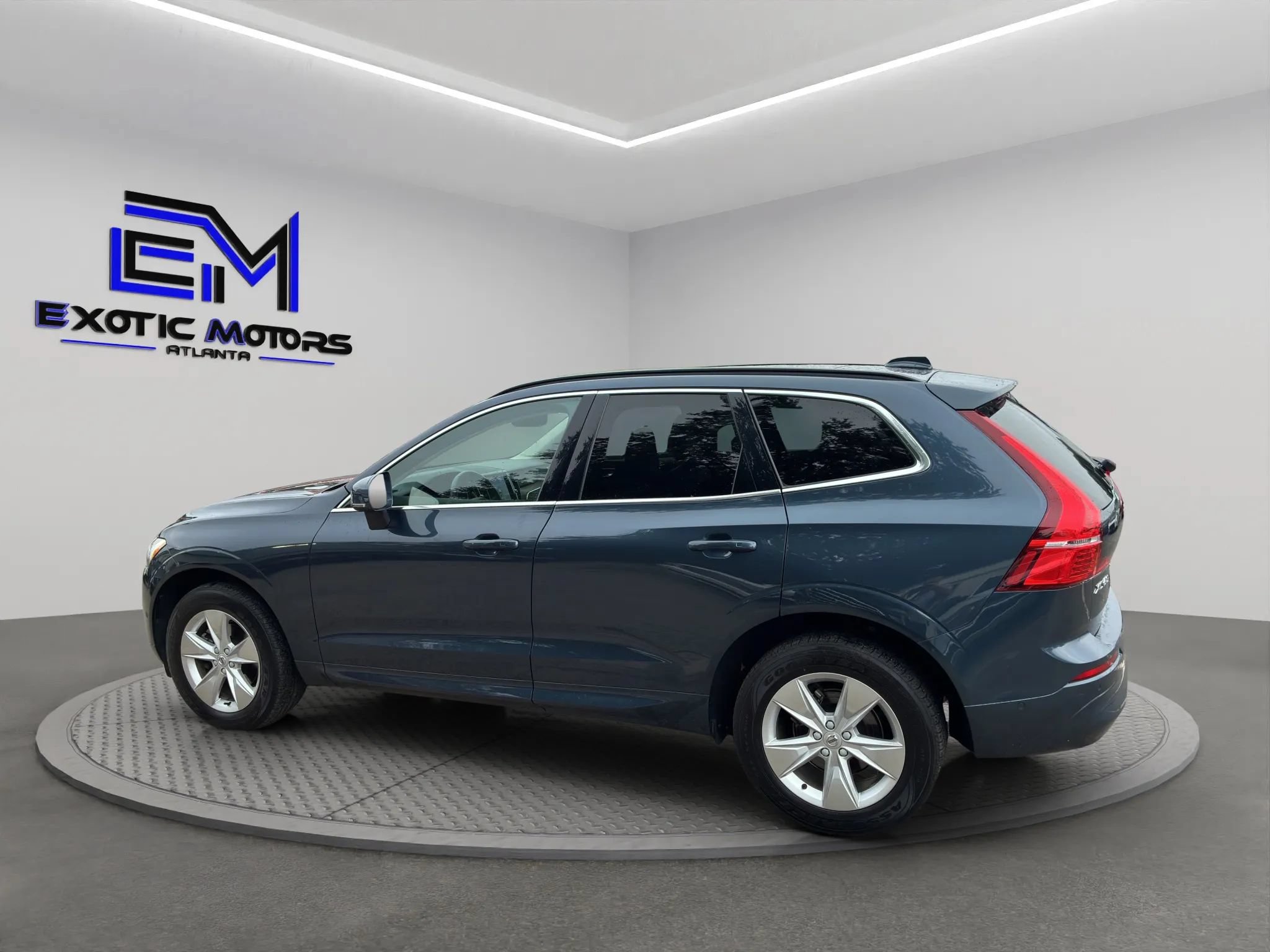 Used 2022 Volvo XC60 B5 Momentum AWD/4WD image 3