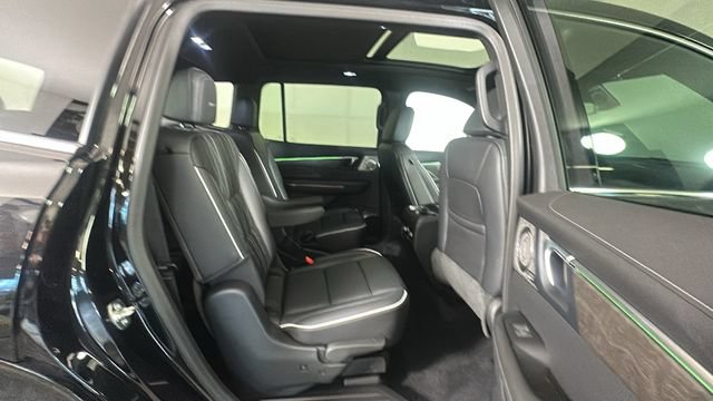 Used 2025 Buick Enclave Avenir w/ Trailering Package, 5000 lbs. FWD image 31