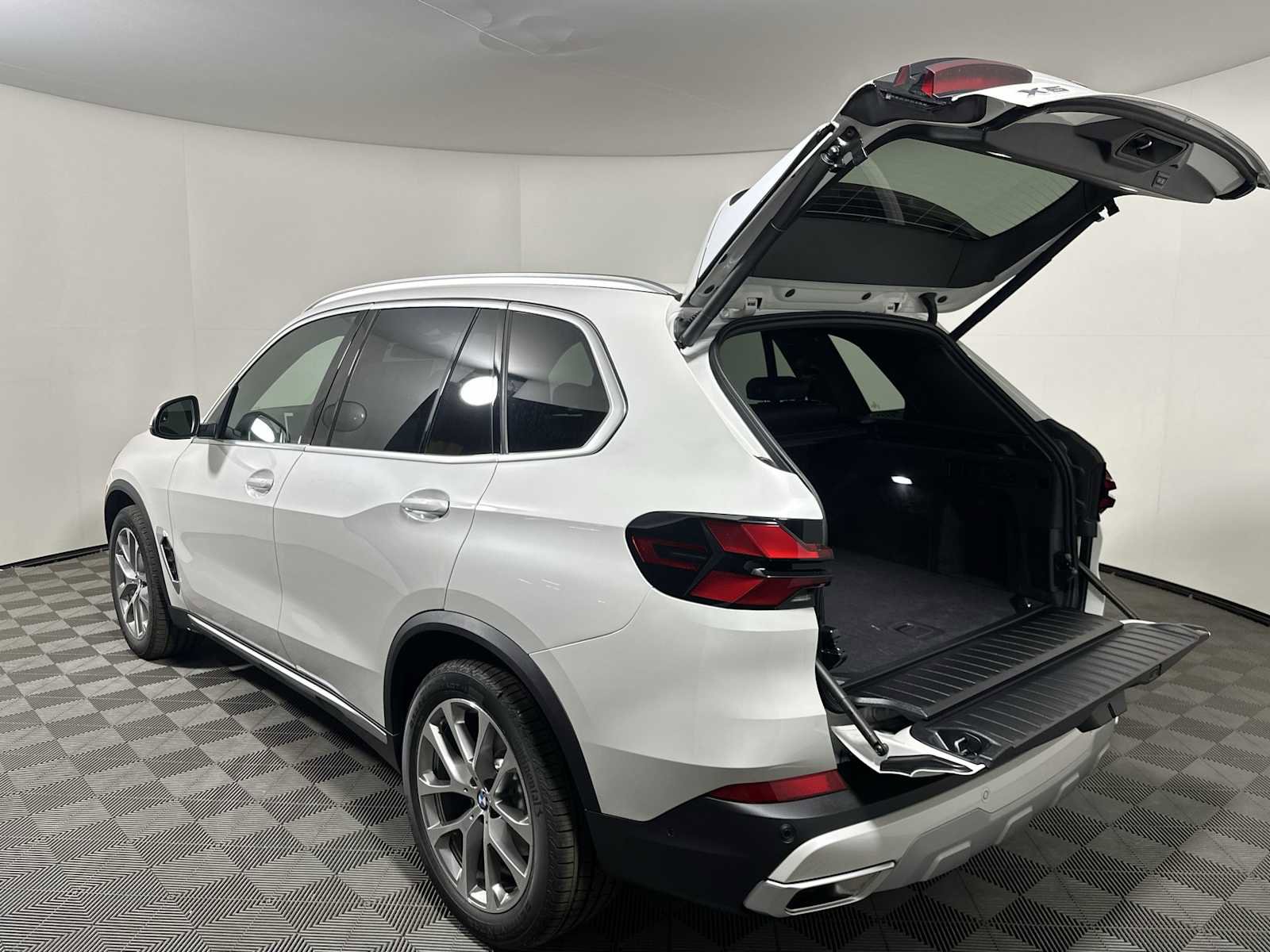New 2026 BMW X5 xDrive40i w/ Premium Package image 19