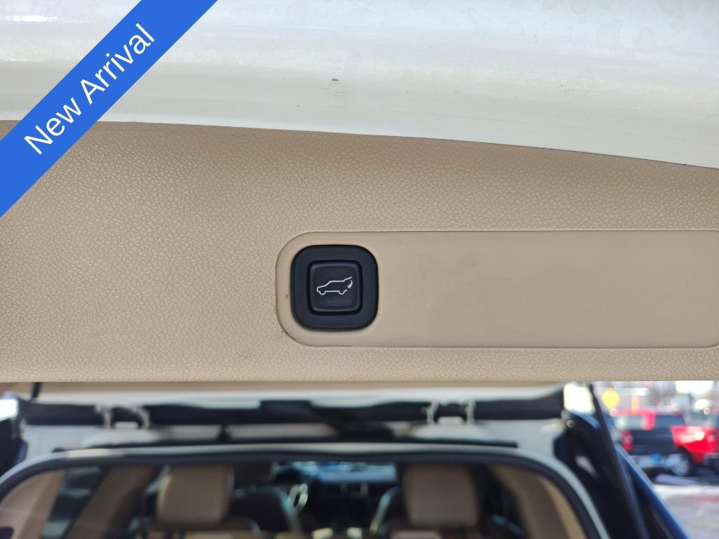 Used 2011 GMC Yukon Denali image 13