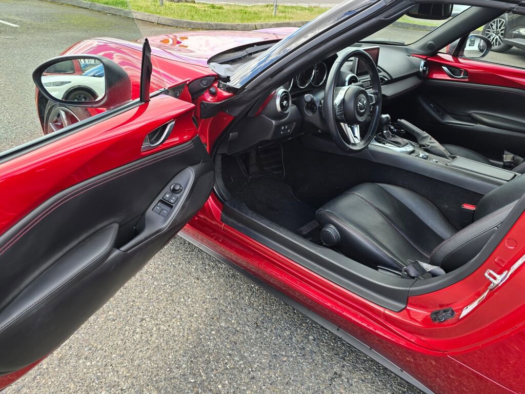 Used 2016 MAZDA MX-5 Miata Grand Touring RWD image 12