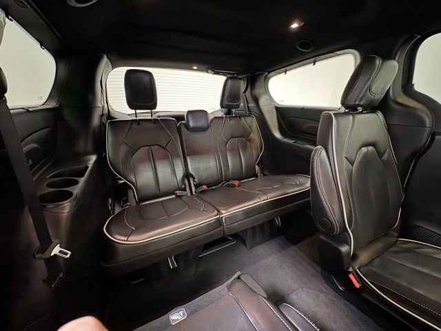 Certified 2025 Chrysler Pacifica Limited image 20