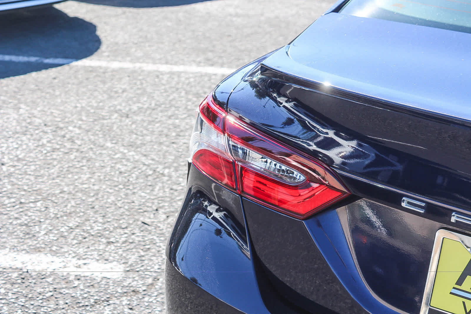 Used 2022 Toyota Camry SE FWD image 8