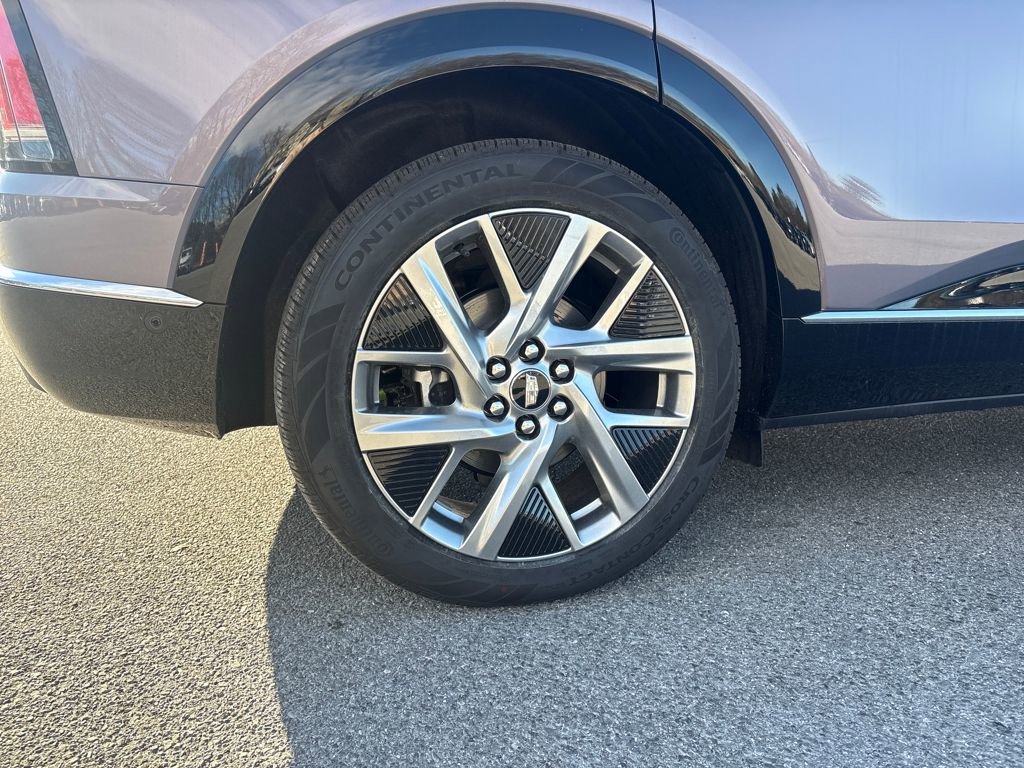 New 2026 Cadillac Optiq Luxury 2 image 13