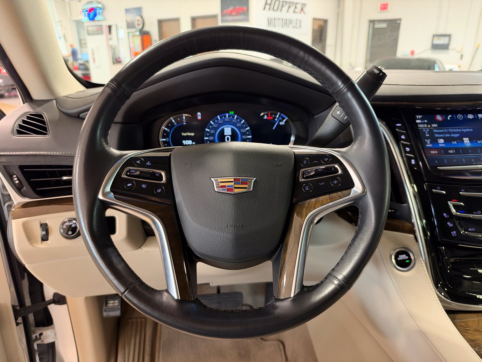 Used 2019 Cadillac Escalade 2WD image 15