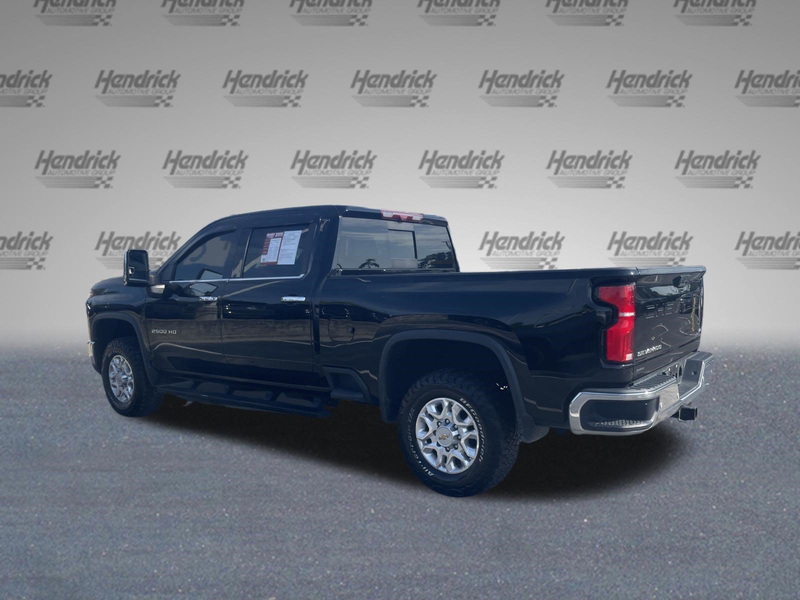Used 2024 Chevrolet Silverado 2500 LTZ w/ LTZ Convenience Package AWD/4WD image 8