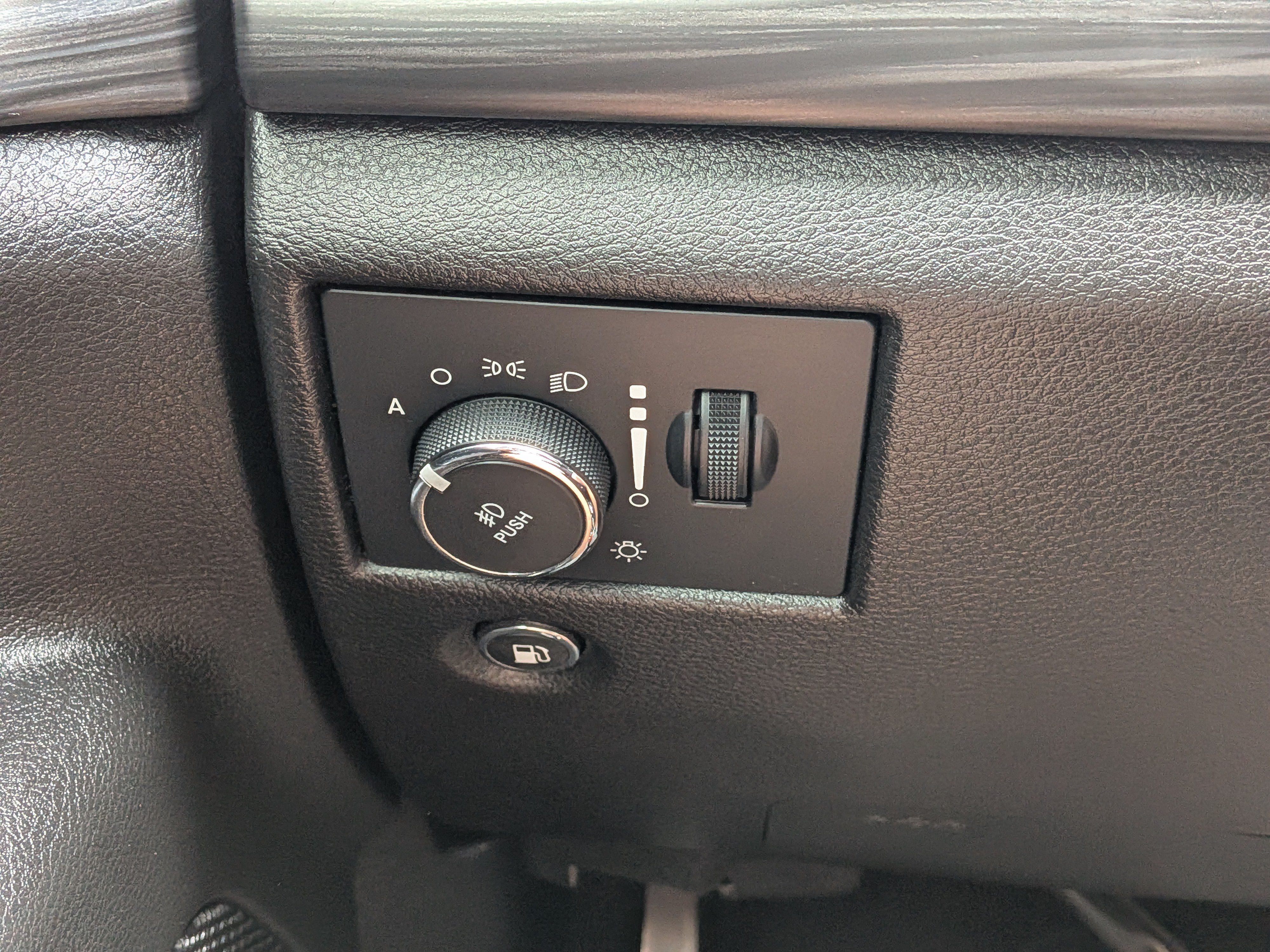 Used 2021 Jeep Grand Cherokee Laredo X AWD/4WD image 25
