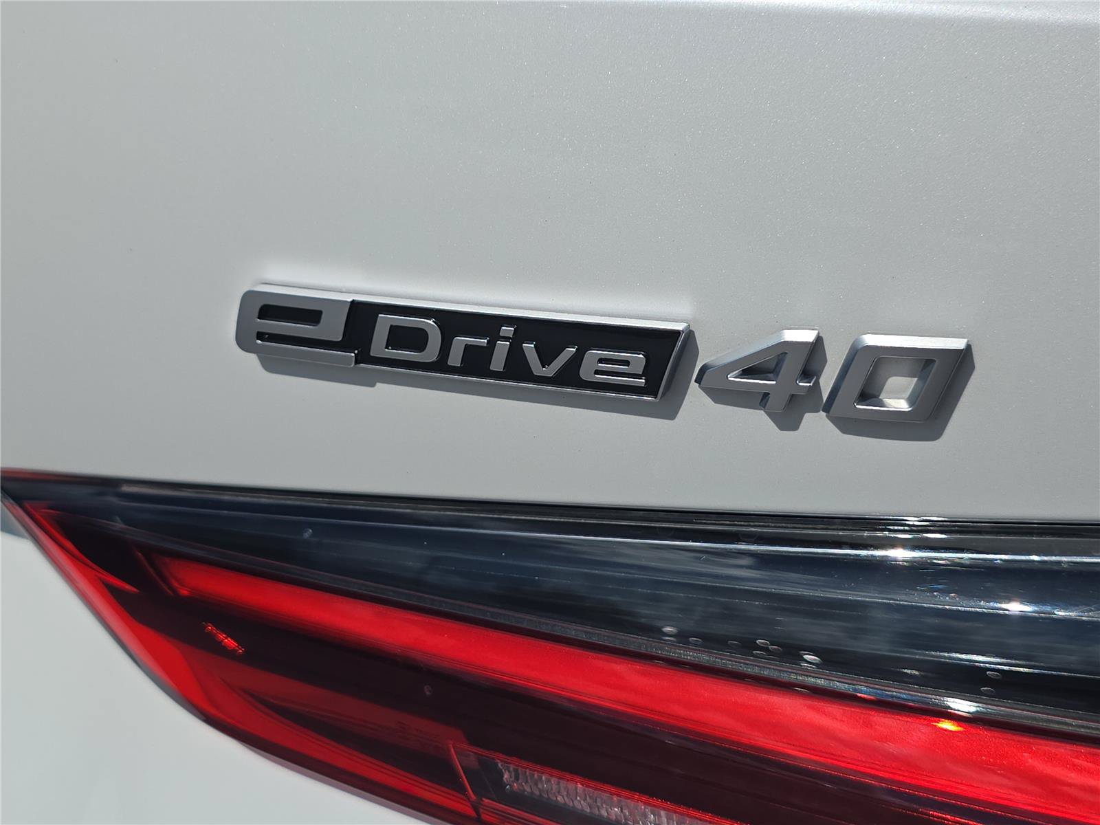 Certified 2024 BMW i4 eDrive40 w/ Premium Package RWD image 5
