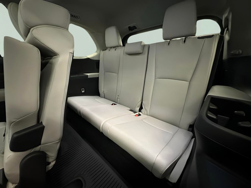 Used 2024 Toyota Grand Highlander XLE image 27