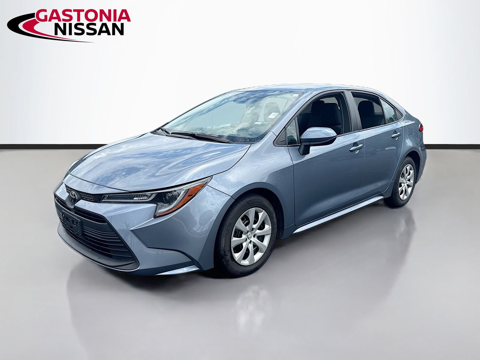 Used 2024 Toyota Corolla LE FWD image 3