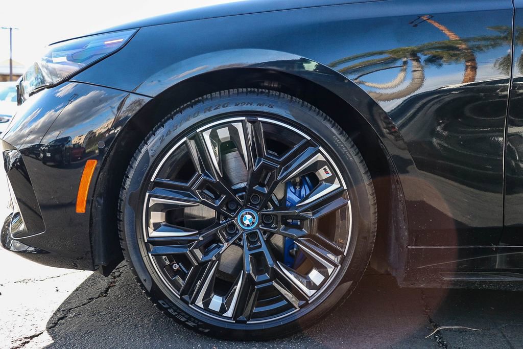 Used 2025 BMW i5 M60 w/ Executive Package image 11