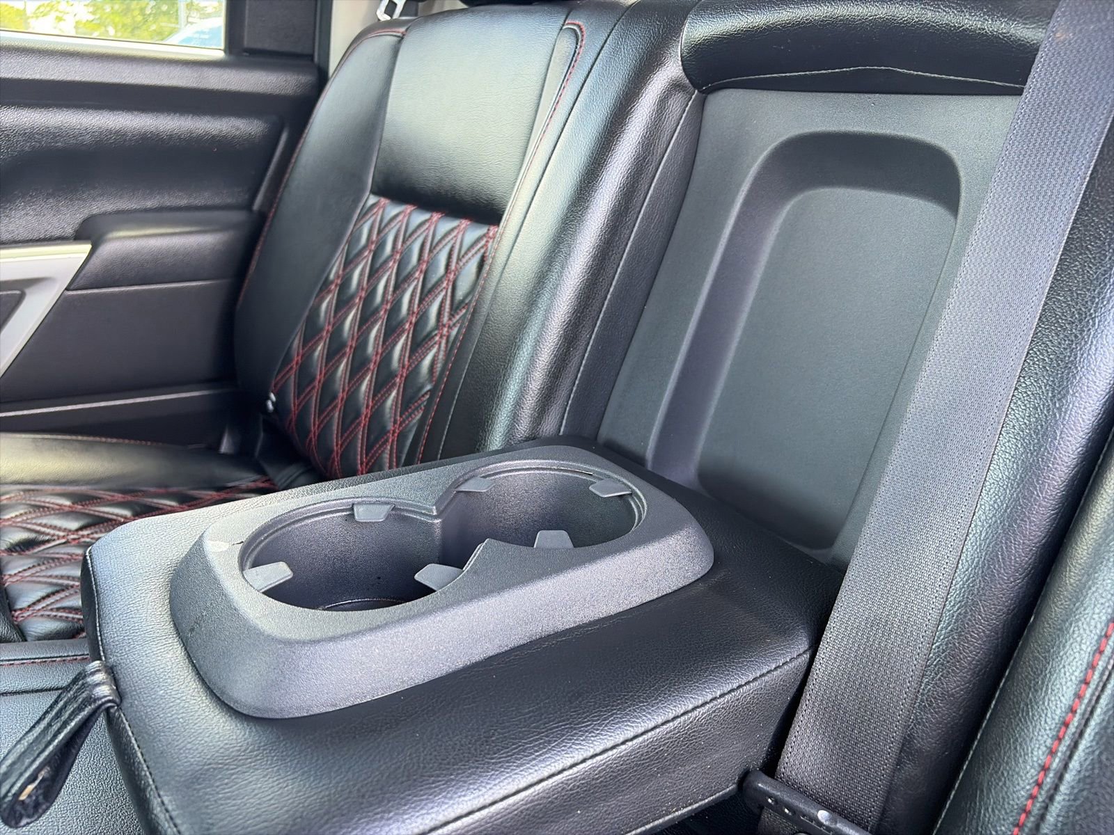 Used 2017 Nissan Titan SV RWD image 10