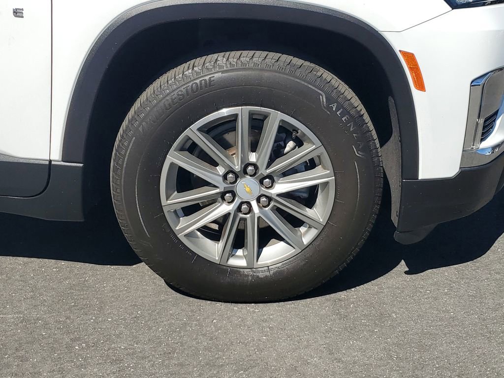 Used 2023 Chevrolet Traverse LT image 5