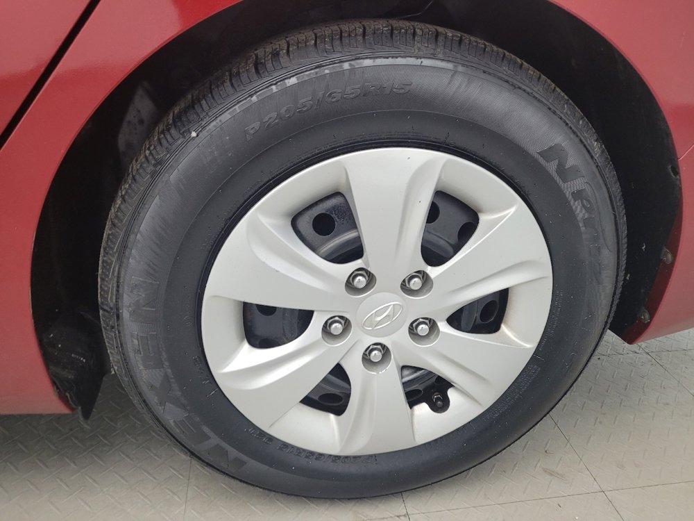 Used 2016 Hyundai Elantra SE image 31