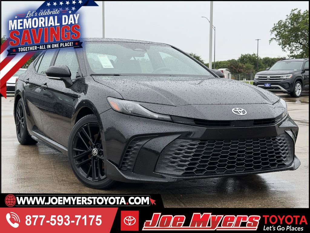 Used 2025 Toyota Camry SE FWD image 1