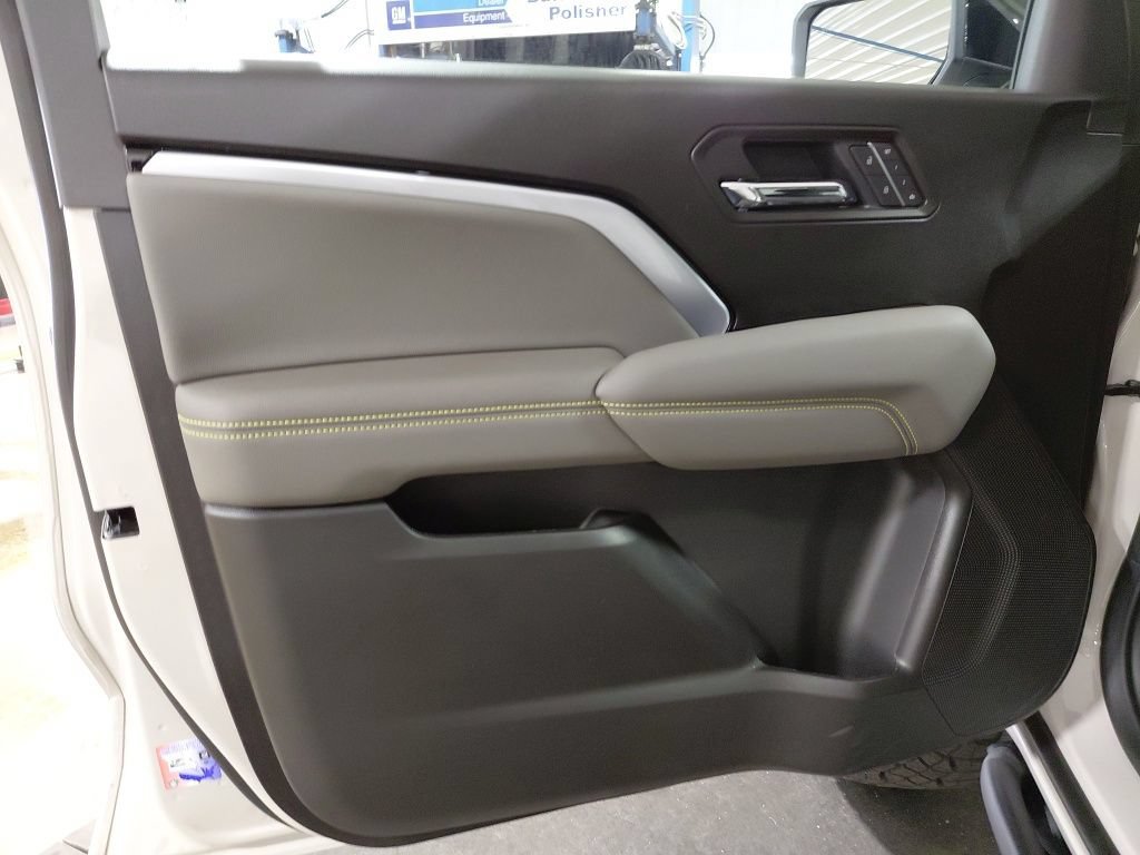 New 2026 Chevrolet Colorado ZR2 AWD/4WD image 4