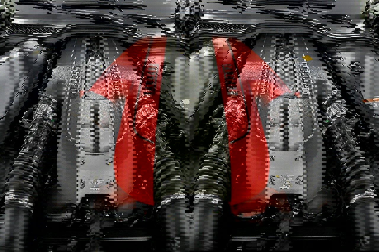 Used 2018 Ferrari 812 Superfast RWD image 17