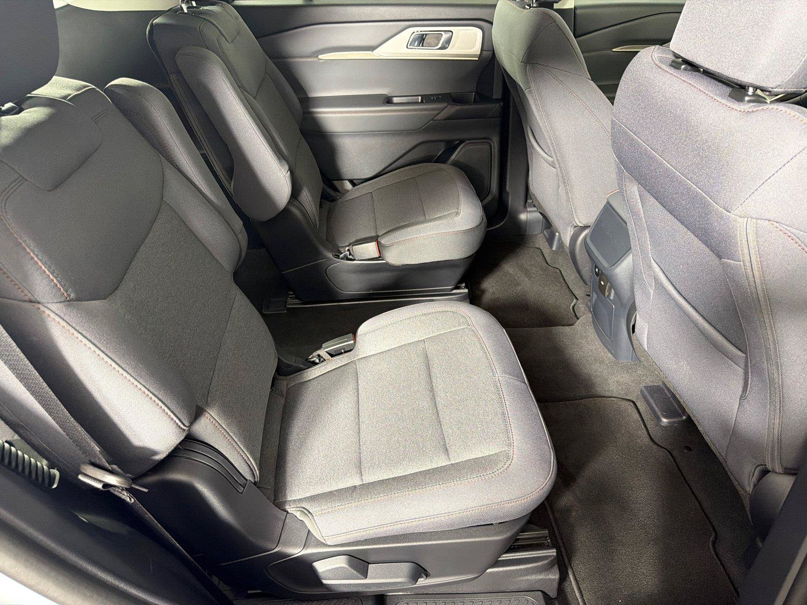 Used 2026 Ford Explorer Active RWD image 15