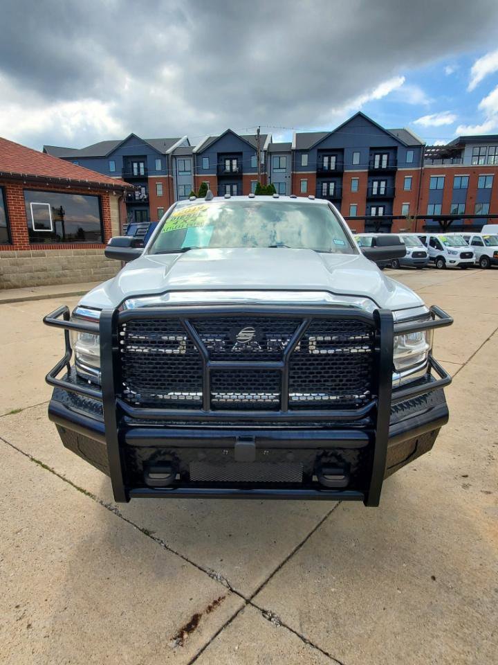 Used 2019 RAM 3500 Tradesman w/ Chrome Appearance Group image 2