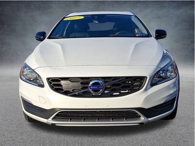 Used 2017 Volvo V60 T5 Cross Country w/ Convenience Package video 2