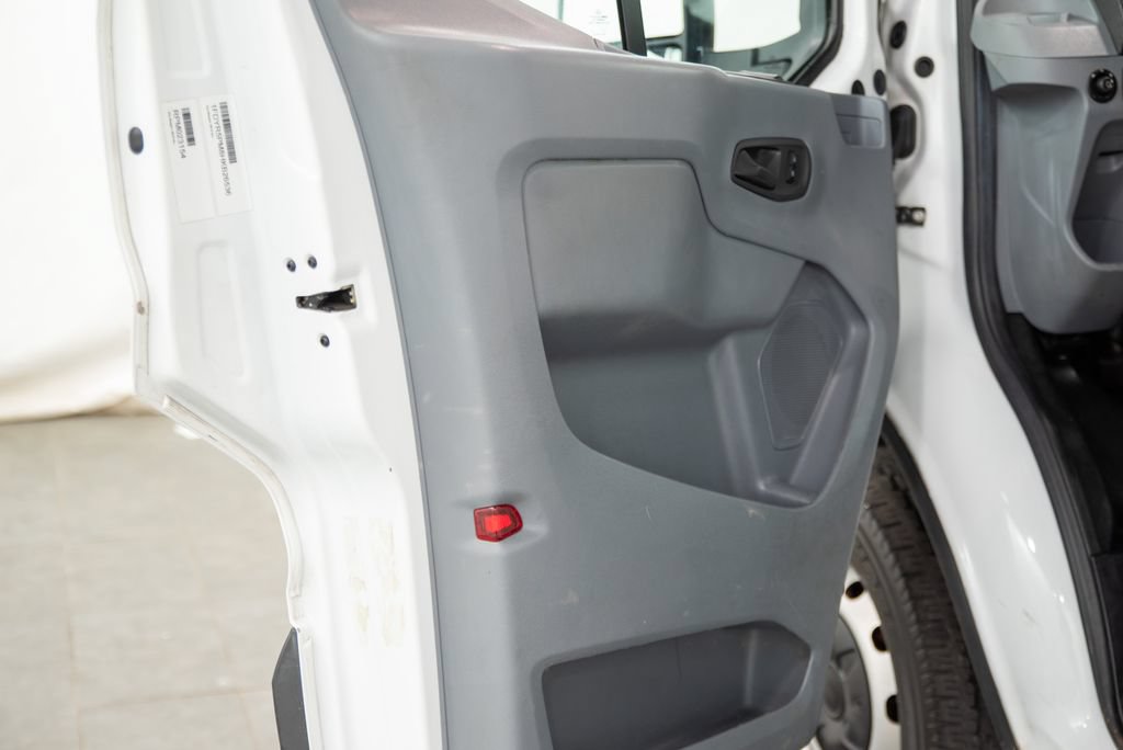 Used 2017 Ford Transit 250 138 RWD image 5