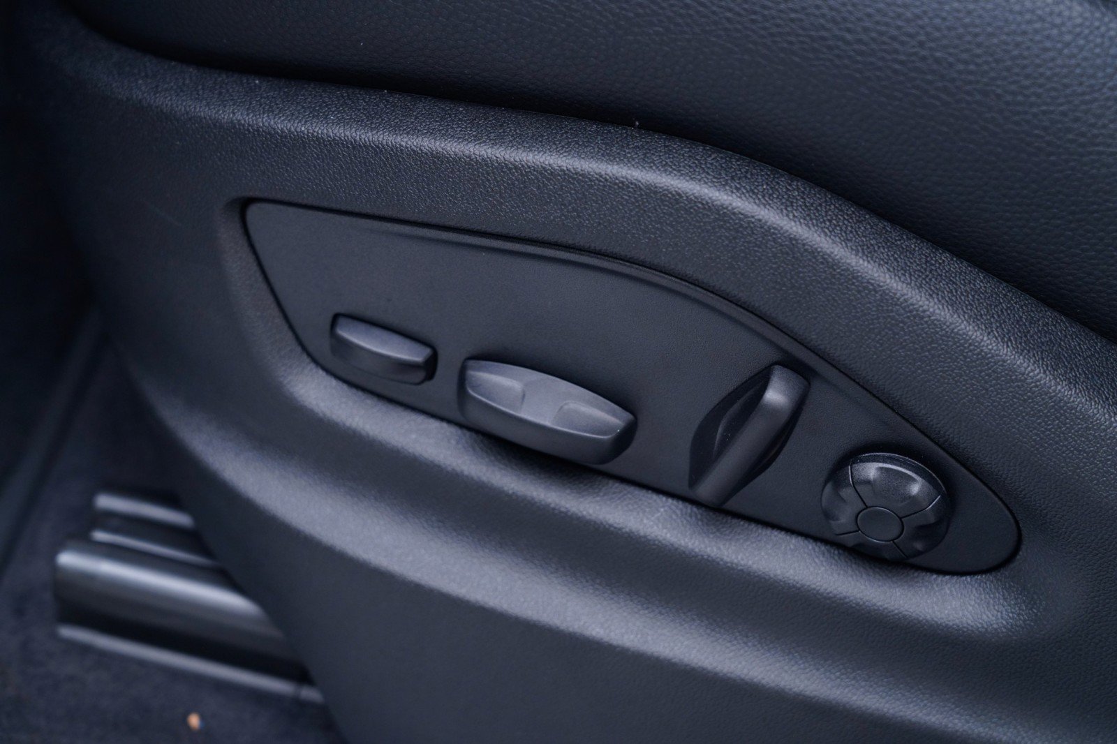 Used 2025 Porsche Cayenne S image 15