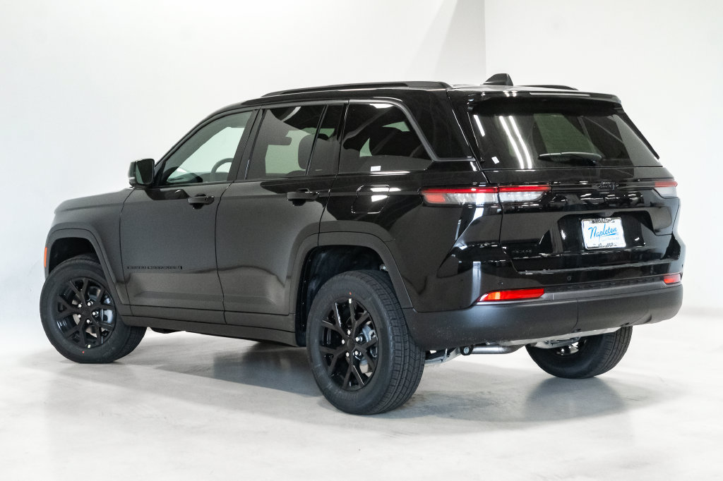 New 2026 Jeep Grand Cherokee Altitude AWD/4WD image 26