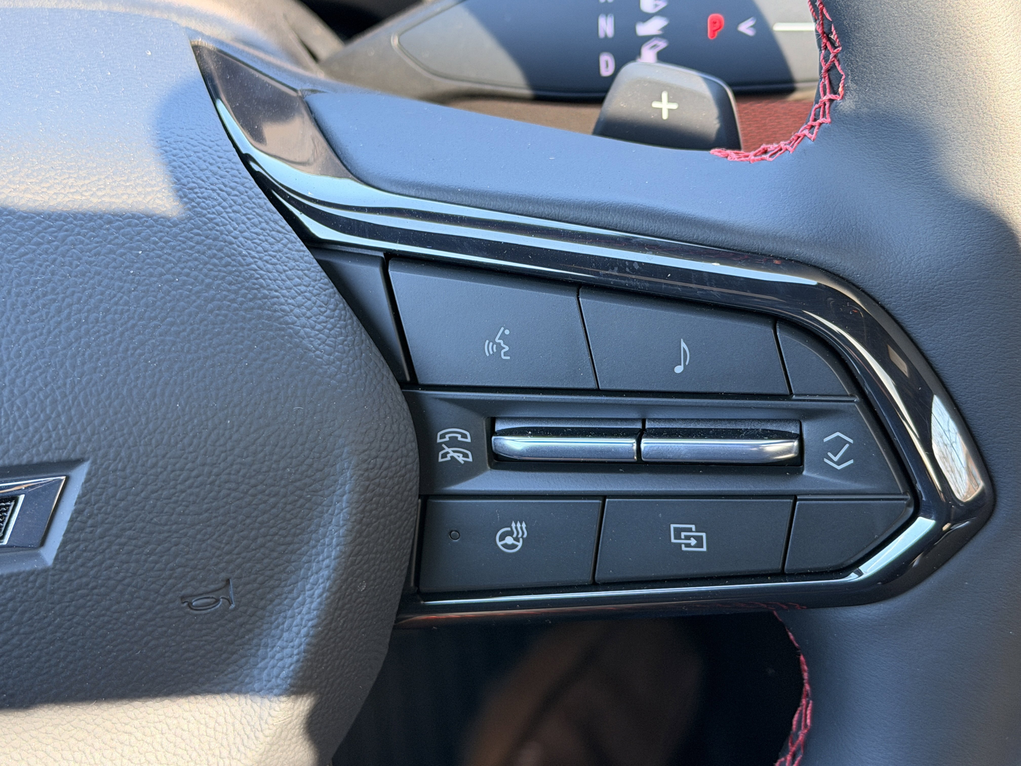 New 2026 Chevrolet Traverse RS w/ LPO, Floor Liner Package image 4