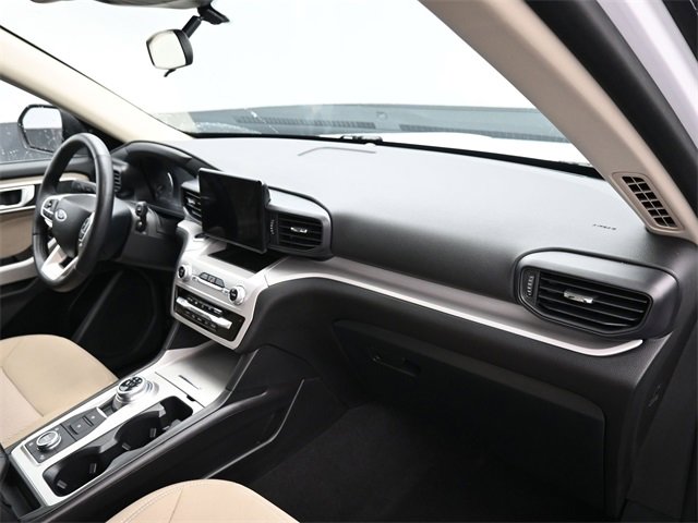 Used 2024 Ford Explorer XLT image 11