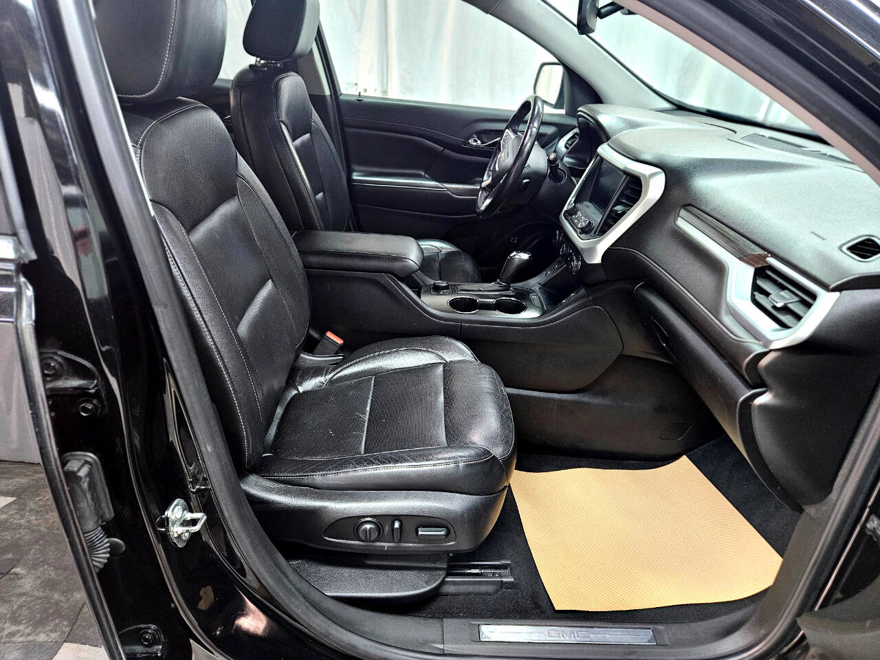 Used 2019 GMC Acadia SLT image 12