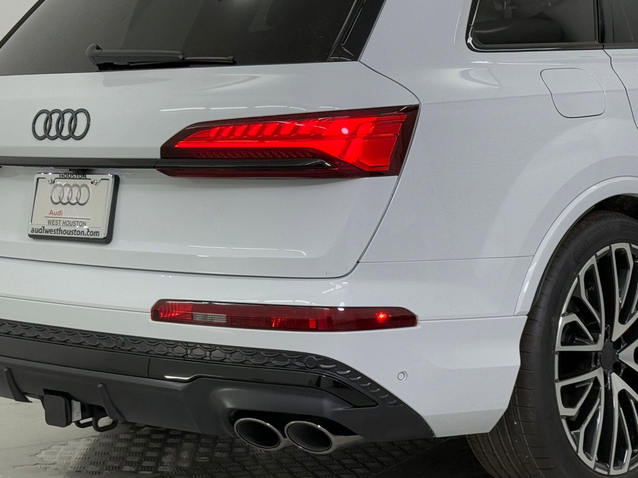 New 2026 Audi SQ7 Premium Plus AWD/4WD image 12