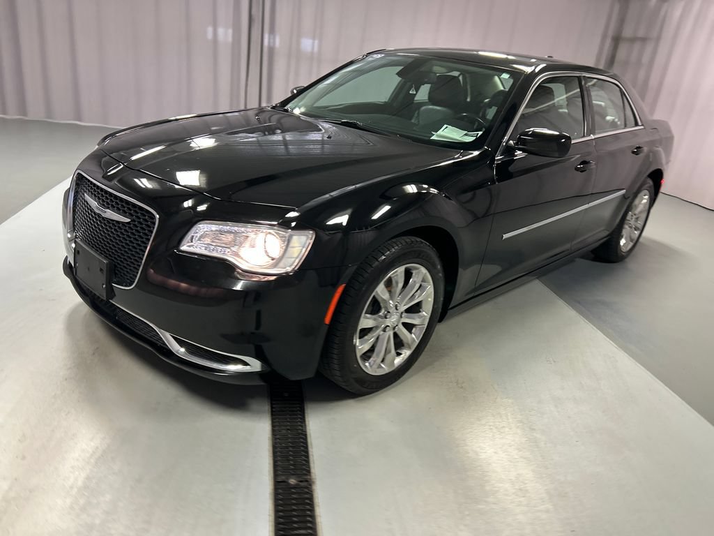 Used 2017 Chrysler 300 Limited AWD/4WD image 3