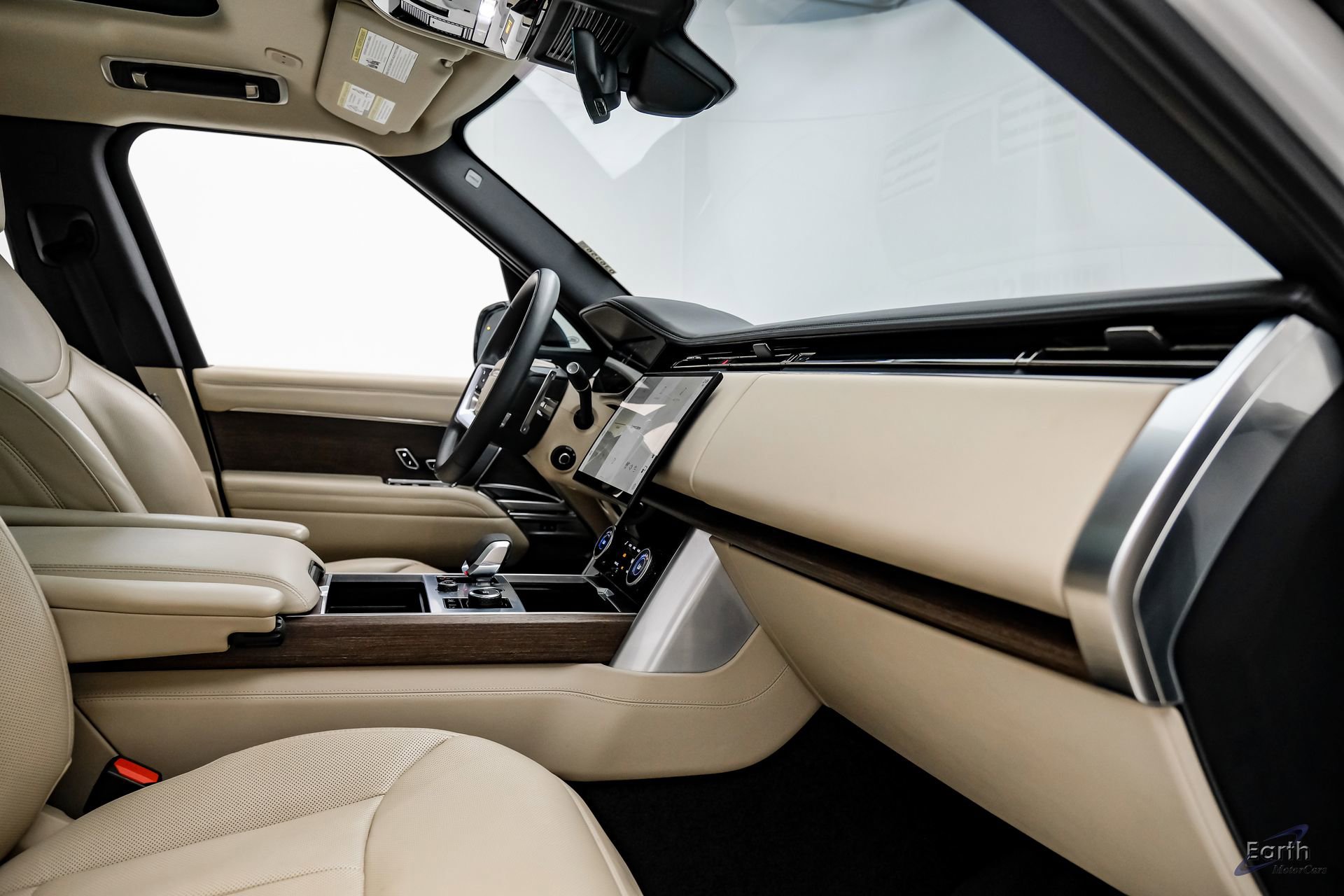 Used 2023 Land Rover Range Rover SE image 44